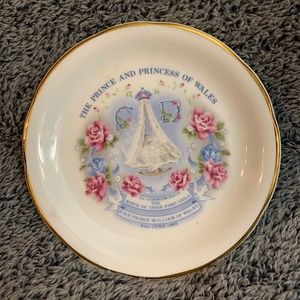 Prince William birth announcement mini plate.